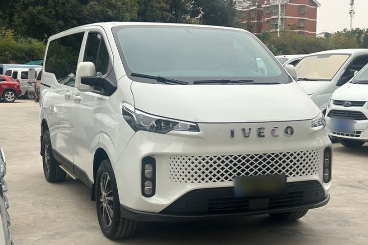Used Iveco Fidato 2023 C30 Passenger Van 2.0T 110kW Automatic Xingtu Version Low Roof Exterior 2