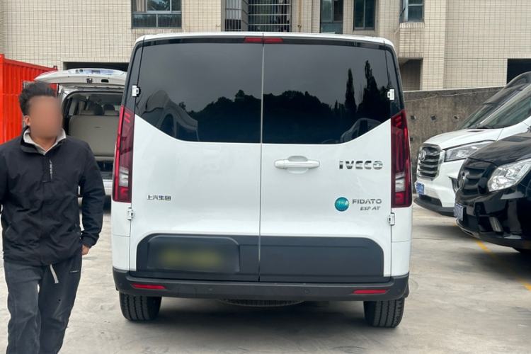 Used Iveco Fidato 2023 C30 Passenger Van 2.0T 110kW Automatic Xingtu Version Low Roof Exterior 3