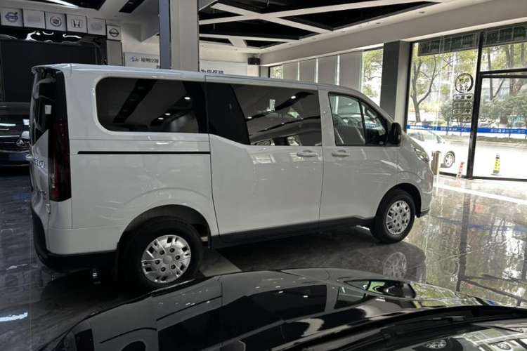 Used Iveco Fidato 2023 C30 Passenger Van 2.0T 93kW Manual Transmission Xingtu Edition Low Roof Exterior 7