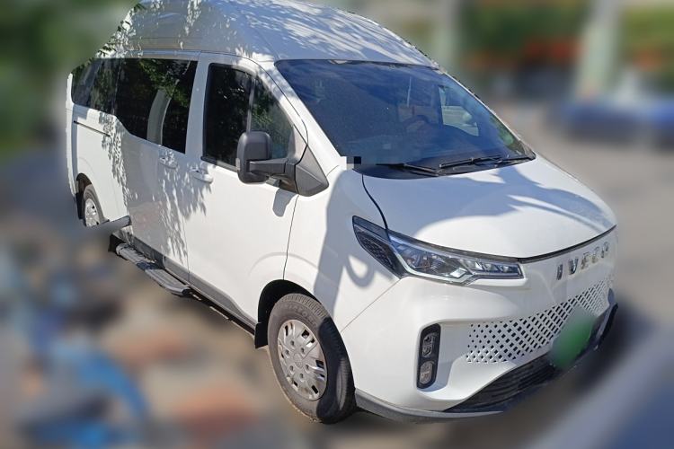 Used Iveco Fidato 2023 C33 Passenger Van 2.0T 93 kW Manual Transmission Xingtu Edition High Roof Front Right 45 Deg