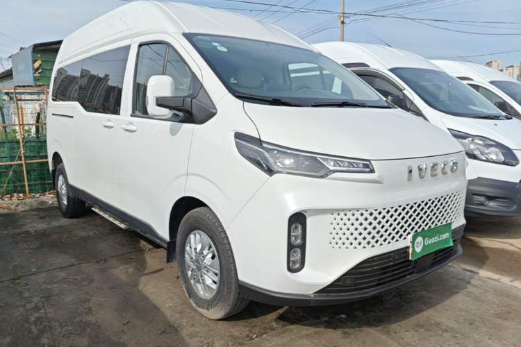 Used Iveco Fidato 2023 B33 Passenger Bus 2.0T 110 kW Automatic Starlight Edition High Roof Front Right 45 Deg