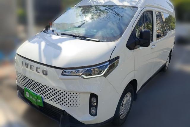 Used Iveco Fidato 2023 C33 Passenger Van 2.0T 93 kW Manual Transmission Xingtu Edition High Roof