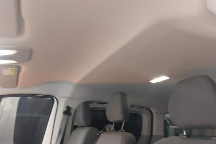 Used Iveco Fidato 2023 C30 Passenger Van 2.0T 93kW Manual Transmission Xingtu Edition Low Roof Headliner