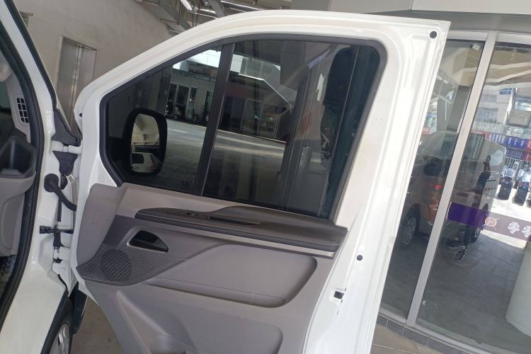 Used Iveco Fidato 2023 V33 Van 2.0T 93kW Manual - Starway Edition Low Roof Interior 2