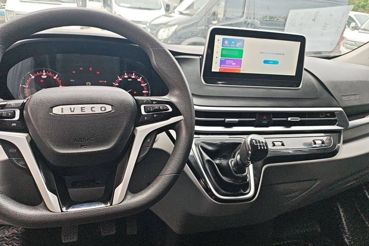 Used Iveco Fidato 2023 C30 Passenger Van 2.0T 93kW Manual Transmission Xingtu Edition Low Roof Interior 3