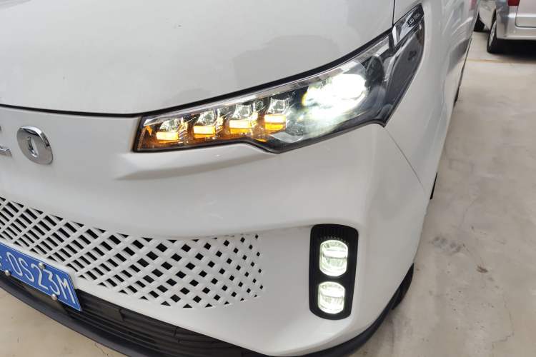 Used Iveco Fidato 2023 C30 Passenger Van 2.0T 93kW Manual Transmission Xingtu Edition Low Roof Left Front Headlight
