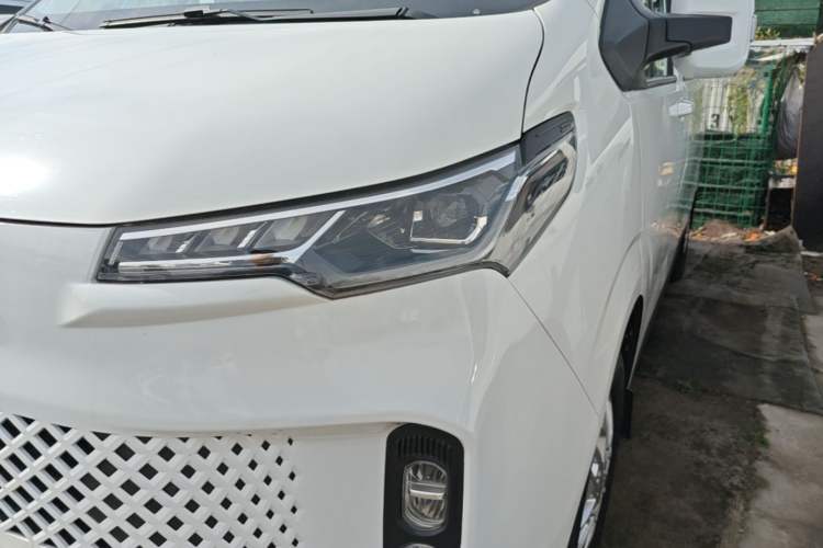Used Iveco Fidato 2023 B33 Passenger Bus 2.0T 110 kW Automatic Starlight Edition High Roof Left Front Headlight