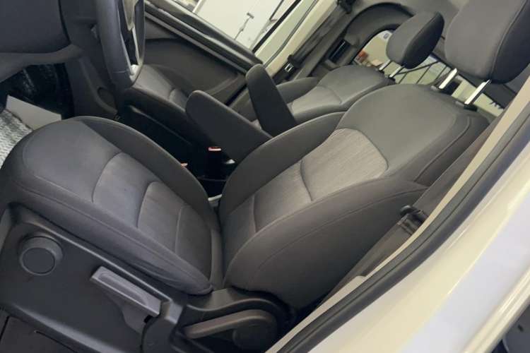 Used Iveco Fidato 2023 C30 Passenger Van 2.0T 93kW Manual Transmission Xingtu Edition Low Roof Left Front Seat