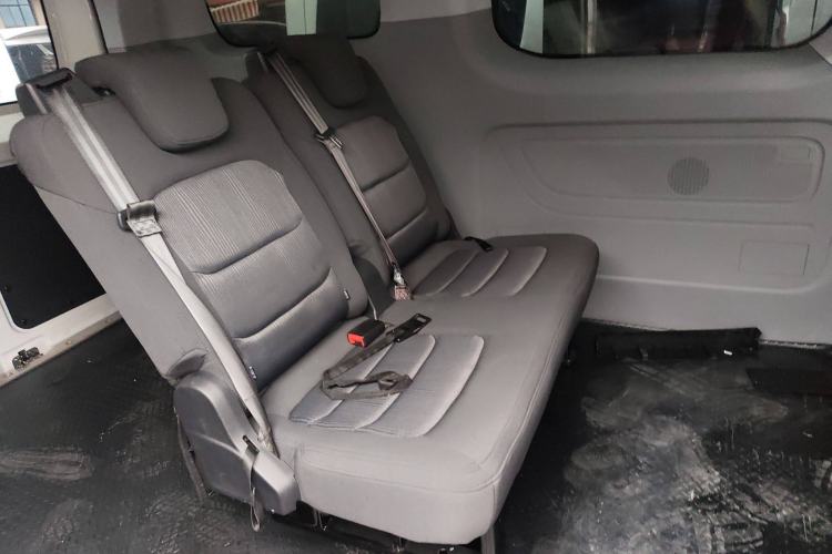 Used Iveco Fidato 2023 C30 Passenger Van 2.0T 93kW Manual Transmission Xingtu Edition Low Roof Left Rear Seat