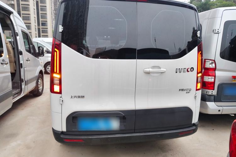 Used Iveco Fidato 2023 C30 Passenger Van 2.0T 93kW Manual Transmission Xingtu Edition Low Roof Rear