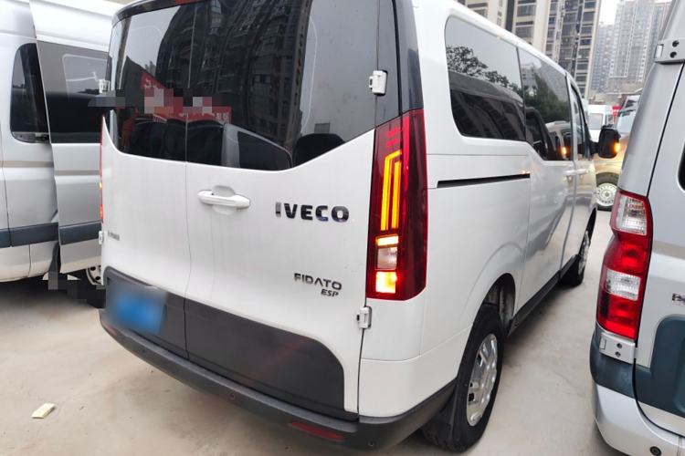Used Iveco Fidato 2023 C30 Passenger Van 2.0T 93kW Manual Transmission Xingtu Edition Low Roof Rear Right 45 Deg
