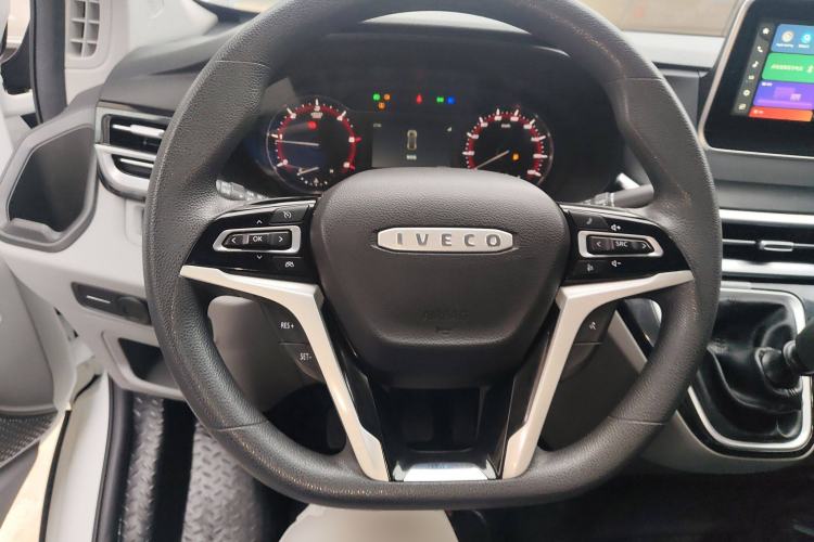 Used Iveco Fidato 2023 C30 Passenger Van 2.0T 93kW Manual Transmission Xingtu Edition Low Roof Steering Wheel