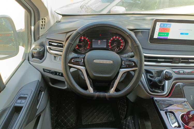 Used Iveco Fidato 2023 C33 Passenger Van 2.0T 93 kW Manual Transmission Xingtu Edition High Roof Steering Wheel