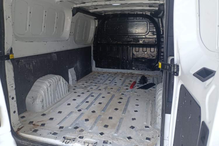 Used Iveco Fidato 2023 V33 Van 2.0T 93kW Manual - Starway Edition Low Roof Trunk