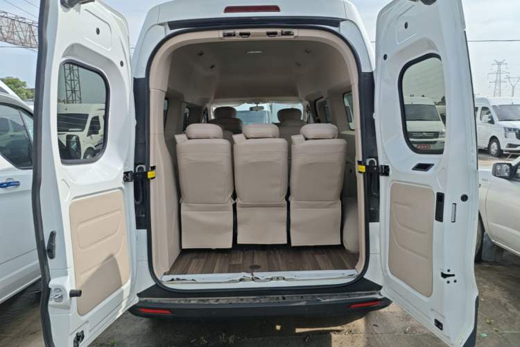 Used Iveco Fidato 2023 B33 Passenger Bus 2.0T 110 kW Automatic Starlight Edition High Roof Trunk