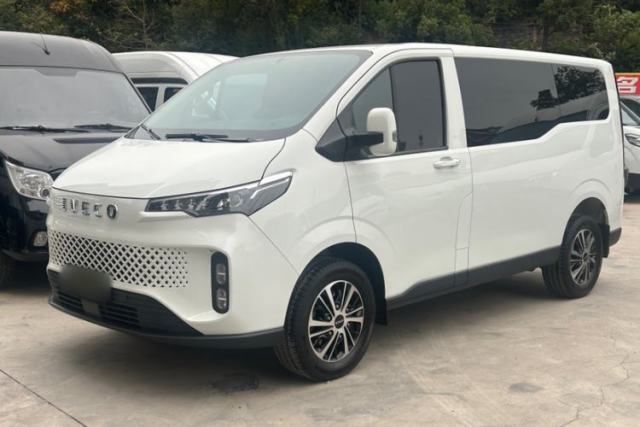 Used Iveco Fidato 2023 C30 Passenger Van 2.0T 110kW Automatic Xingtu Version Low Roof