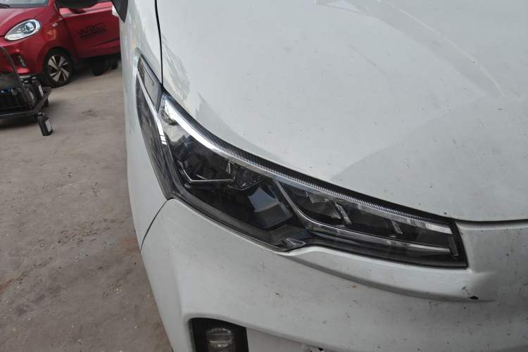 Used Iveco Fidato 2024 Van Model 88.8 kWh Long Wheelbase High Roof 3 Seats Right Front Headlight