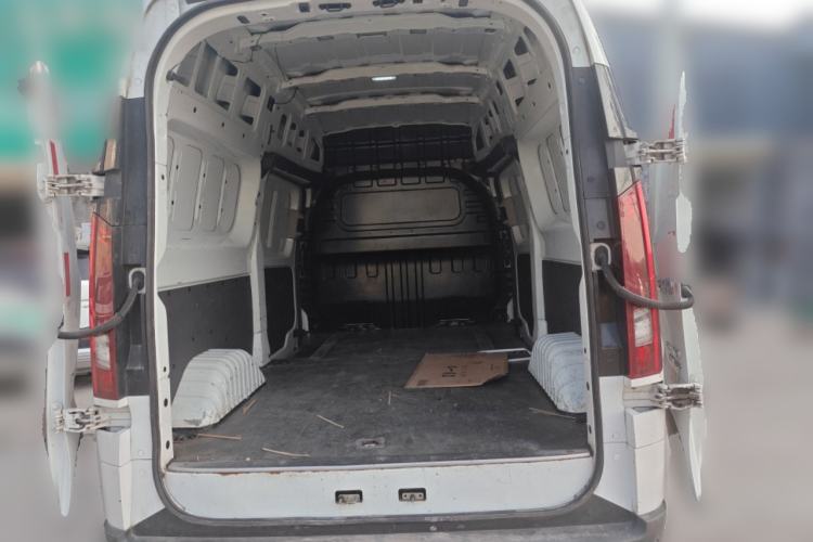 Used Iveco Fidato 2024 Van Model 88.8 kWh Long Wheelbase High Roof 3 Seats Trunk