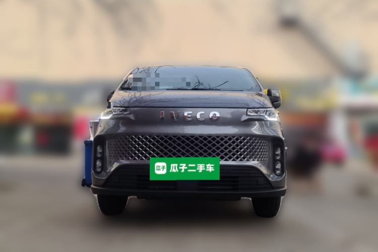 Used Iveco Fidato 2025 C30 Passenger Van 2.0T 110 kW Automatic – Xingtu Edition Front