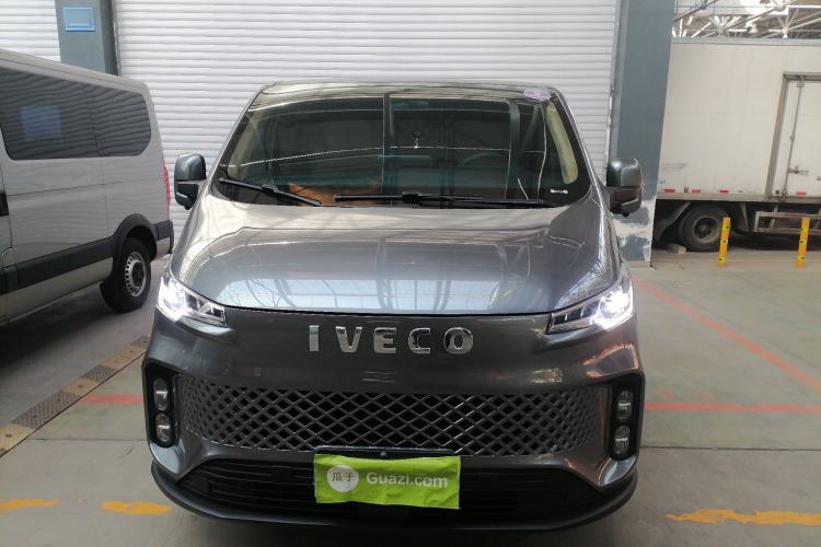 Used Iveco Fidato 2025 B30 Passenger Bus 2.0T 110 kW Automatic – Starlight Edition Front