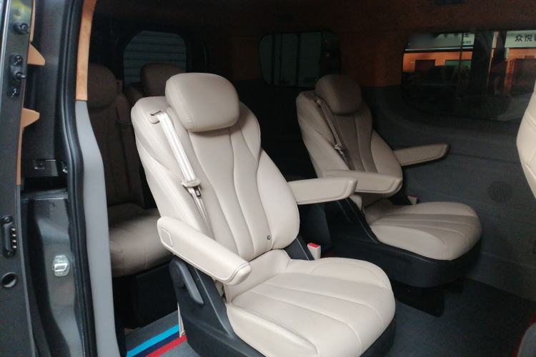 Used Iveco Fidato 2025 B30 Passenger Bus 2.0T 110 kW Automatic – Starlight Edition Left Rear Seat