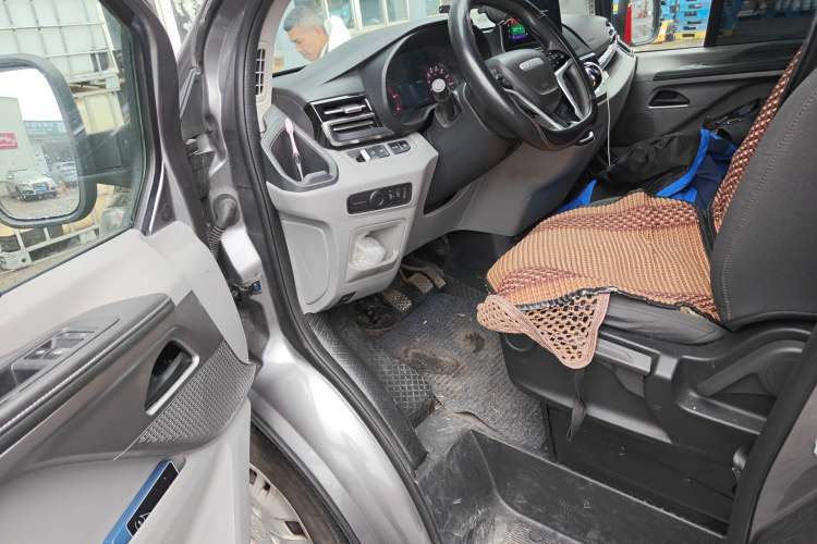 Used Iveco Fidato 2025 C30 Passenger Van 2.0T 93kW Manual – Xingtu Edition Driver Seat