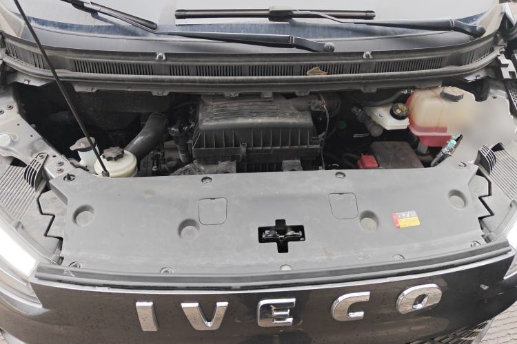 Used Iveco Fidato 2025 C30 Passenger Van 2.0T 93kW Manual – Xingtu Edition Engine Bay