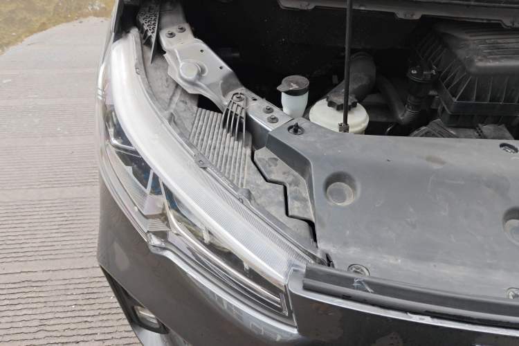 Used Iveco Fidato 2025 C30 Passenger Van 2.0T 93kW Manual – Xingtu Edition Engine Bay Right