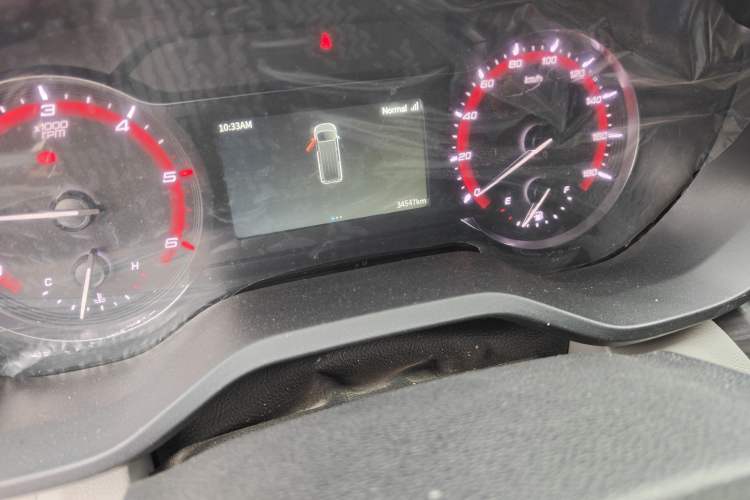Used Iveco Fidato 2025 C30 Passenger Van 2.0T 93kW Manual – Xingtu Edition Odometer Close Up
