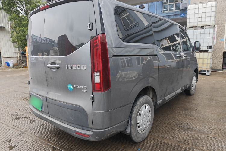 Used Iveco Fidato 2025 C30 Passenger Van 2.0T 93kW Manual – Xingtu Edition Rear Right 45 Deg