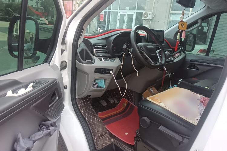 Used Iveco Fidato 2025 C33 Passenger Van 2.0T 93kW Manual – Xingtu Edition Driver Seat