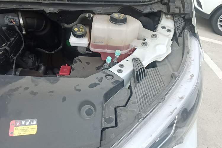 Used Iveco Fidato 2025 C33 Passenger Van 2.0T 93kW Manual – Xingtu Edition Engine Bay Left