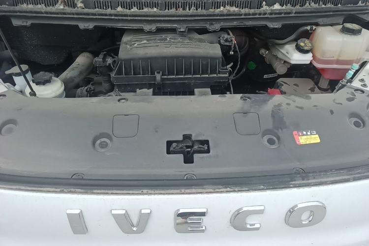 Used Iveco Fidato 2025 C33 Passenger Van 2.0T 93kW Manual – Xingtu Edition Engine Bay