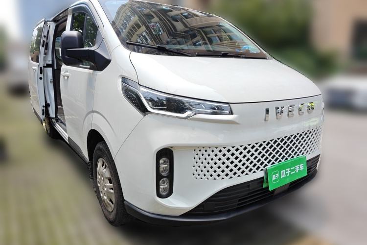 Used Iveco Fidato 2025 Multi-Purpose Passenger Vehicle 77 kWh Standard Wheelbase Low Roof 5-9 Seats Front Right 45 Deg