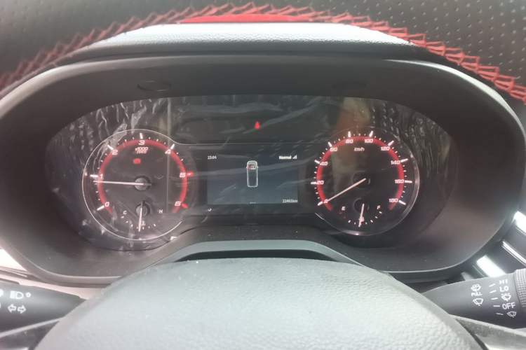 Used Iveco Fidato 2025 C33 Passenger Van 2.0T 93kW Manual – Xingtu Edition Instrument Cluster