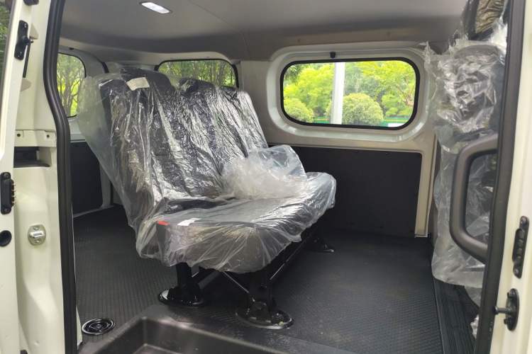Used Iveco Fidato 2025 Multi-Purpose Passenger Vehicle 77 kWh Standard Wheelbase Low Roof 5-9 Seats Left Rear Seat