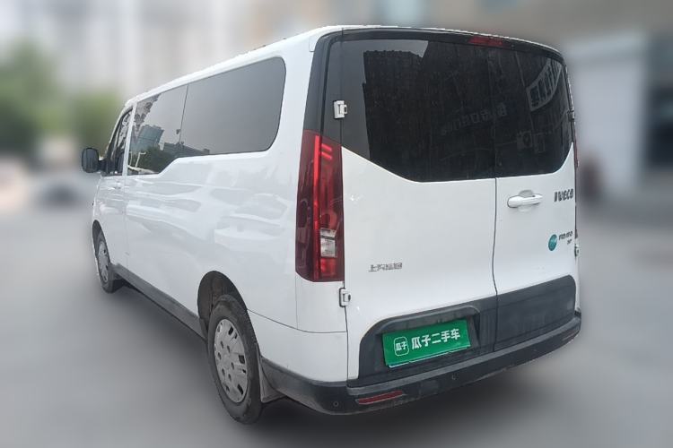 Used Iveco Fidato 2025 C33 Passenger Van 2.0T 93kW Manual – Xingtu Edition Rear Left 45 Deg