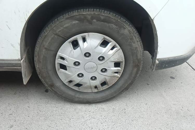 Used Iveco Fidato 2025 C33 Passenger Van 2.0T 93kW Manual – Xingtu Edition Right Front Wheel Hub