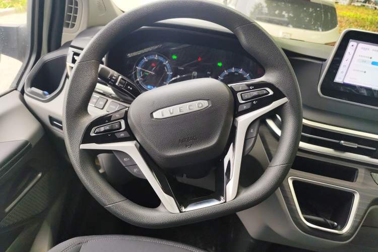 Used Iveco Fidato 2025 Multi-Purpose Passenger Vehicle 77 kWh Standard Wheelbase Low Roof 5-9 Seats Steering Wheel