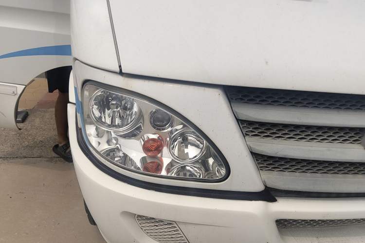 Used Iveco Power Daily 2009 3.0T A42 Base Version with High Roof Right Front Headlight