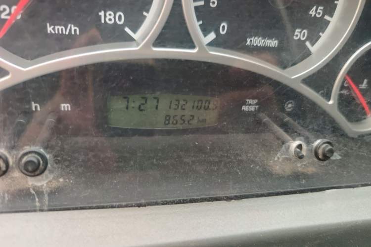 Used Iveco Power Daily 2012 2.5T-A32 Base Version Odometer Close Up