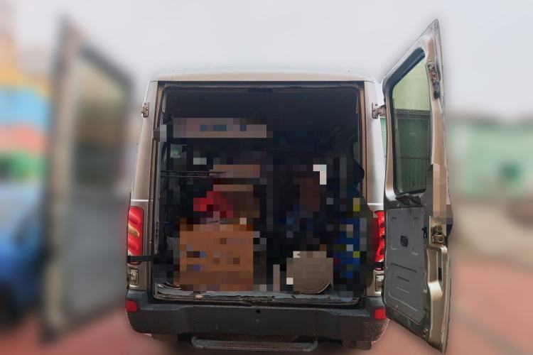 Used Iveco Power Daily 2012 2.5T-A32 Base Version Trunk