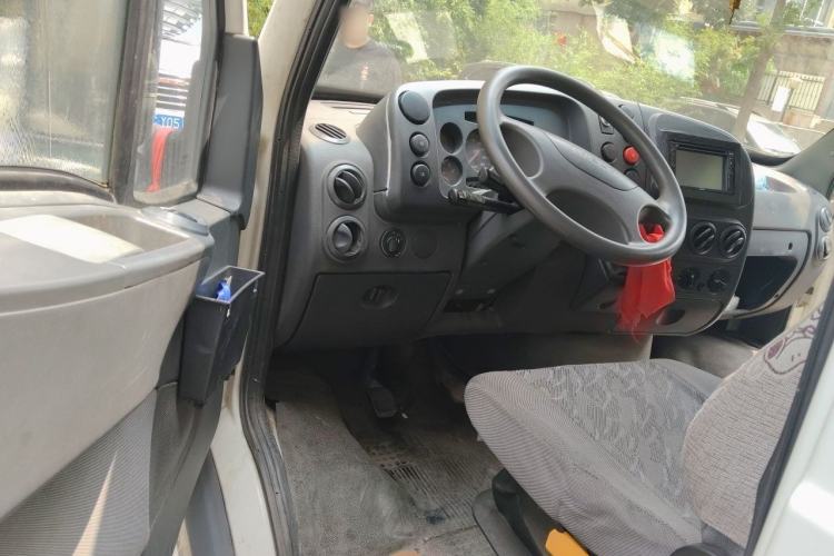 Used Iveco Power Daily 2012 2.5T-A32 Base Version Driver Seat