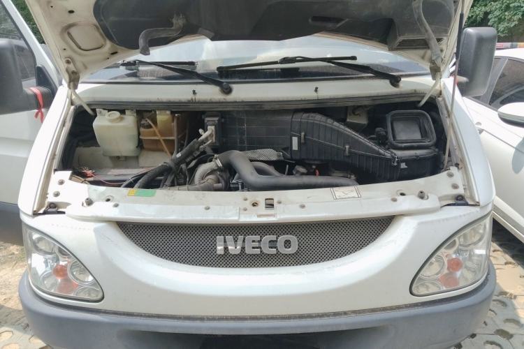 Used Iveco Power Daily 2012 2.5T-A32 Base Version Engine Bay