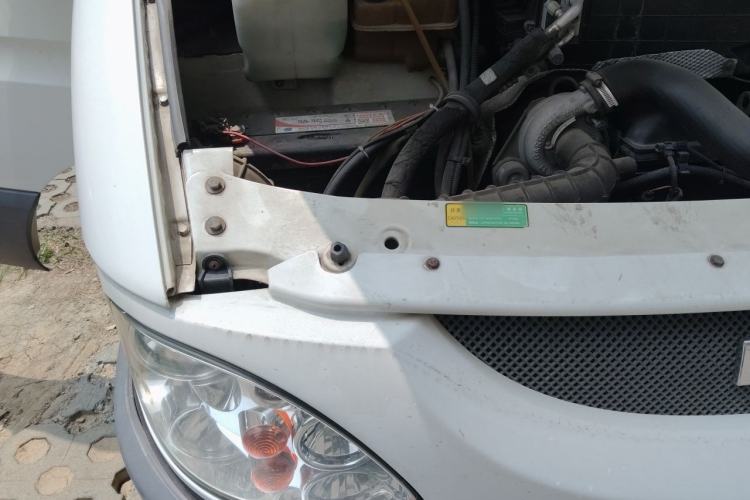 Used Iveco Power Daily 2012 2.5T-A32 Base Version Engine Bay Right