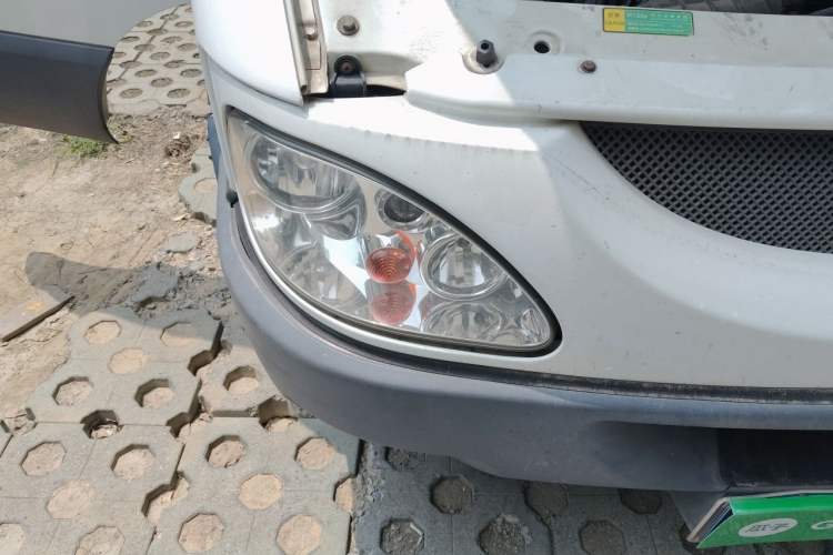 Used Iveco Power Daily 2012 2.5T-A32 Base Version Right Front Headlight