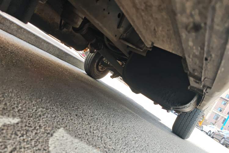 Used Iveco Power Daily 2012 2.5T-A32 Base Version Chassis Front Left