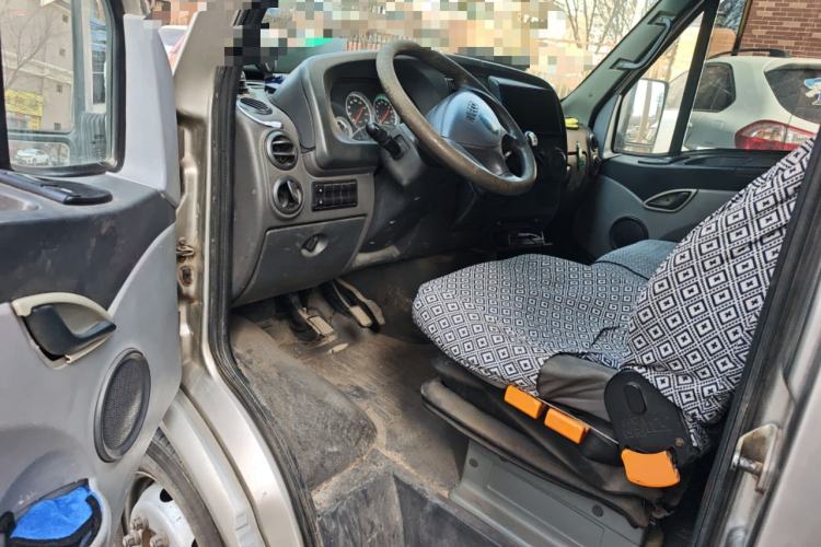Used Iveco Power Daily 2012 2.5T-A32 Base Version Driver Seat