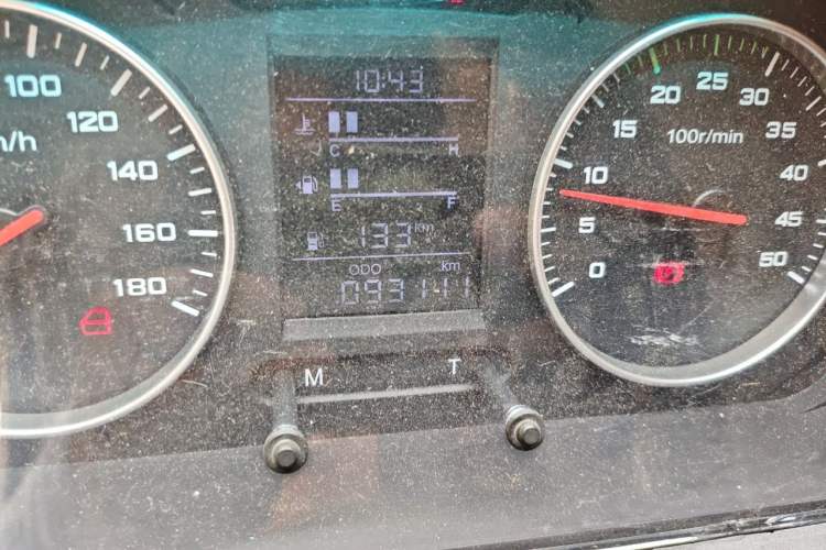 Used Iveco Power Daily 2012 2.5T-A32 Base Version Odometer Close Up