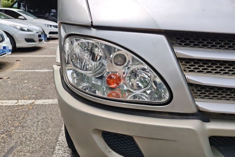 Used Iveco Power Daily 2012 2.5T-A32 Base Version Right Front Headlight